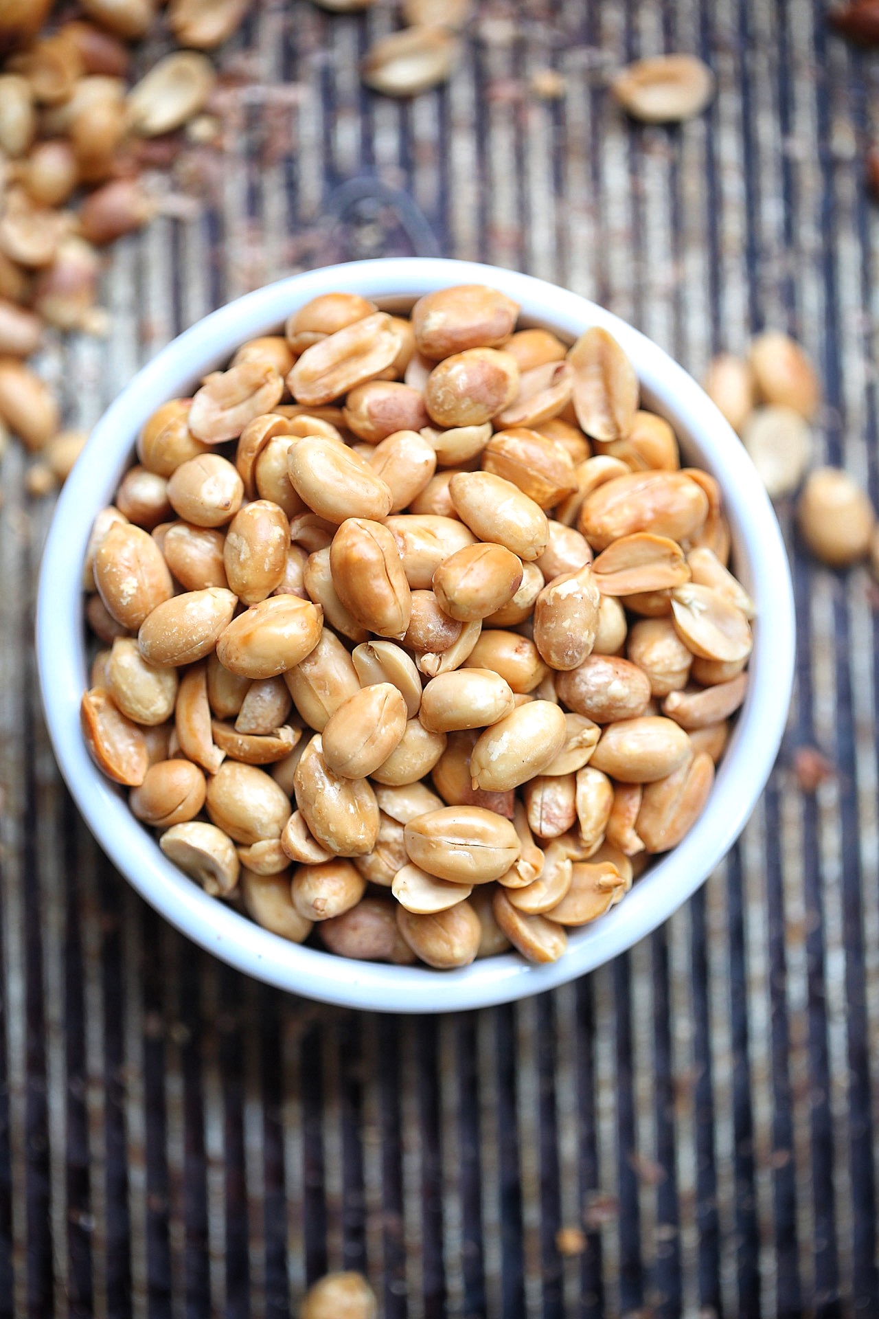 How long does it take to roast raw peanuts